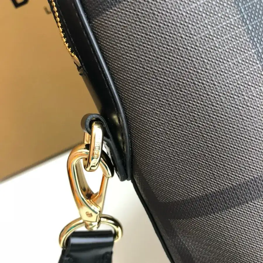 P550 B Family Men's Briefcase