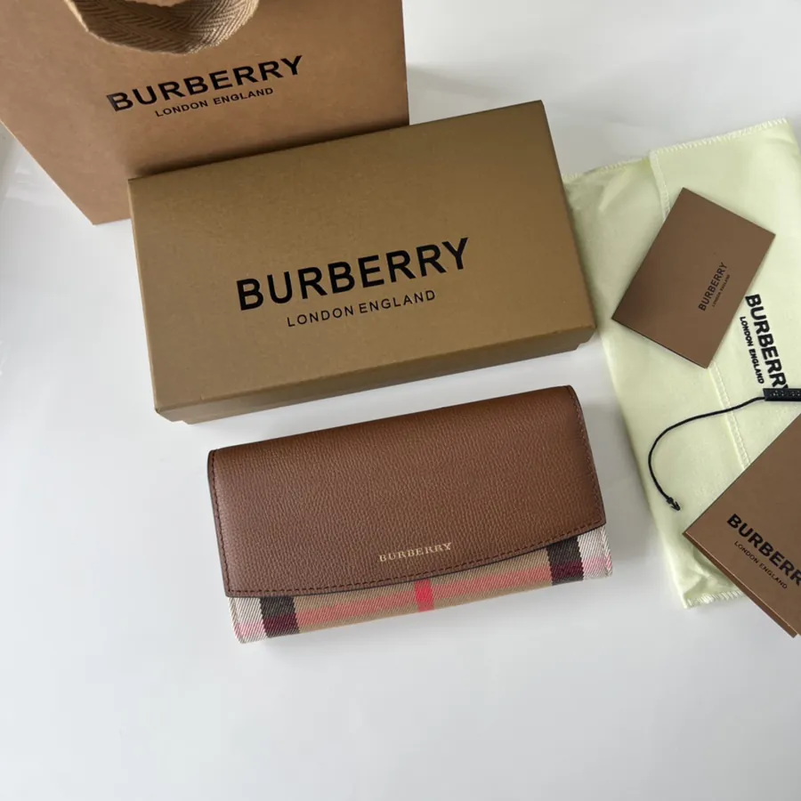 P240 House Grained Leather Wallet