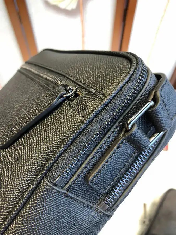 P500 B House Classic Men's Shoulder Bag