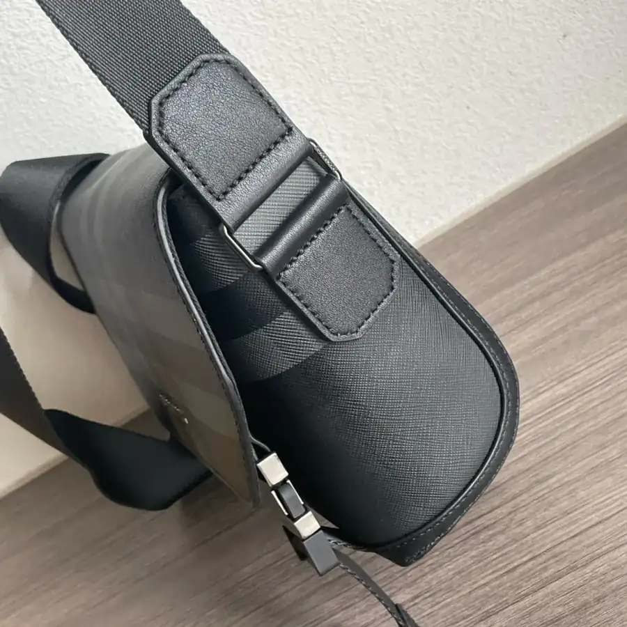 P450 B Brand New Messenger Bag