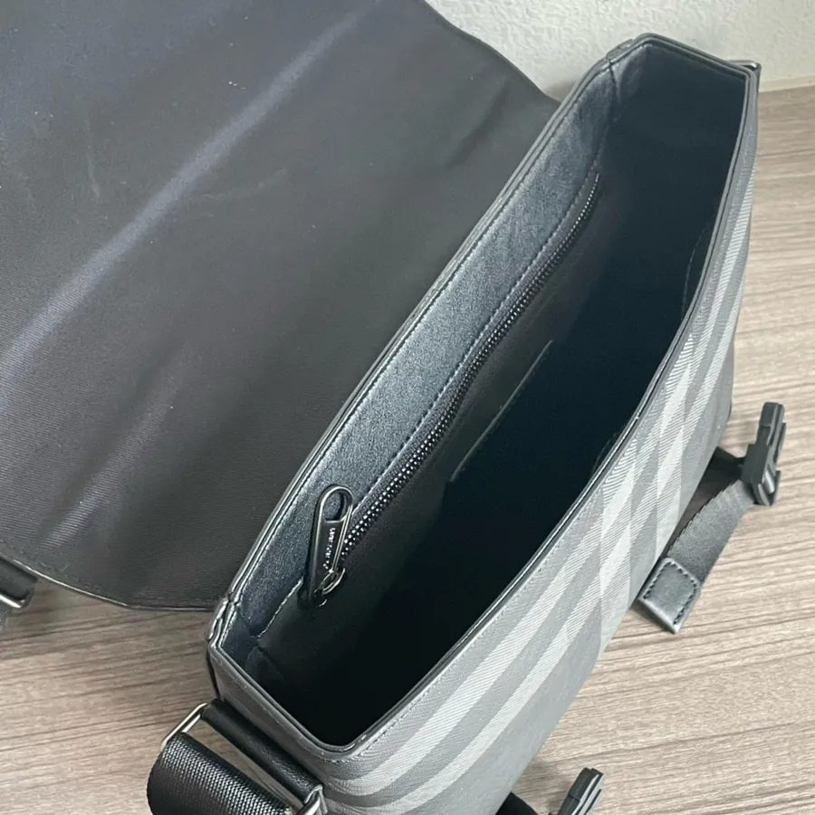 P450 B Brand New Messenger Bag