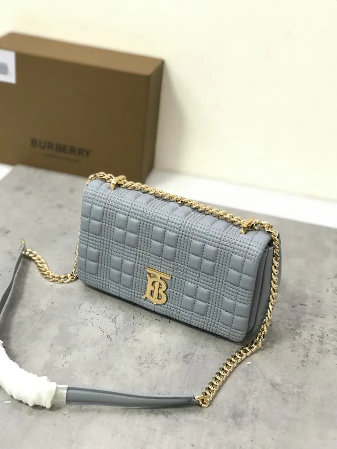P550 Lola – 萝纳包, Soft Structured Quilted Runway Style