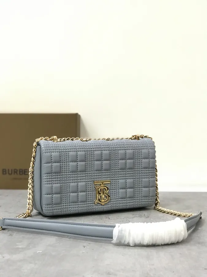 P550 Lola – 萝纳包, Soft Structured Quilted Runway Style