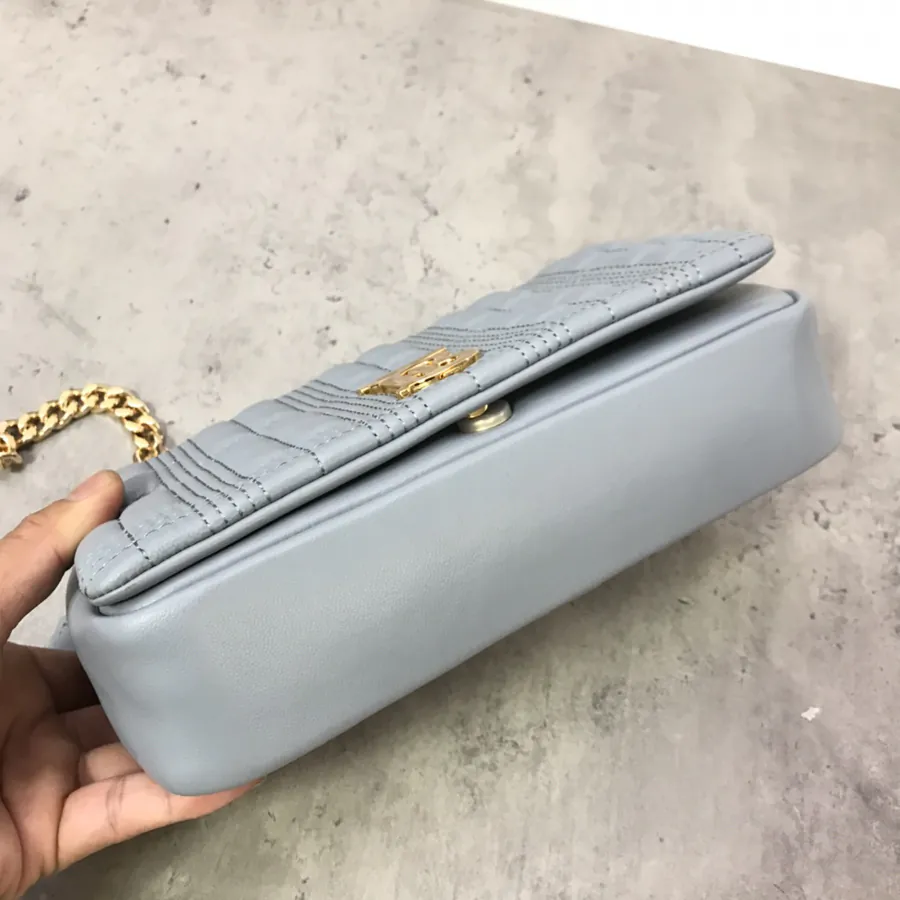 P550 Lola – 萝纳包, Soft Structured Quilted Runway Style