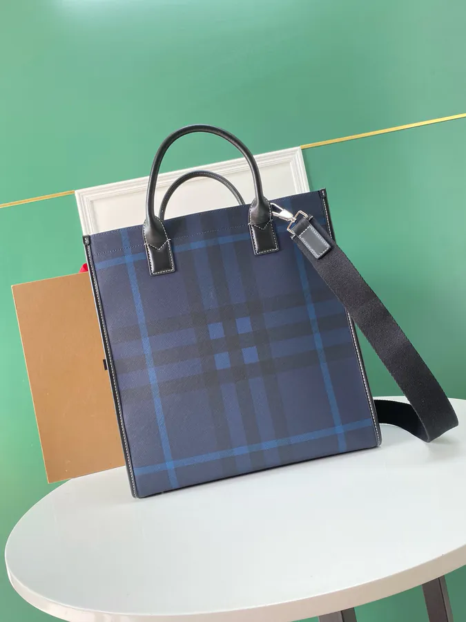 P550 B House New Tote Bag