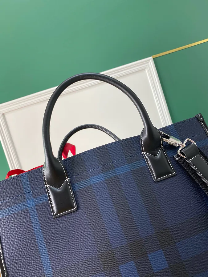 P550 B House New Tote Bag