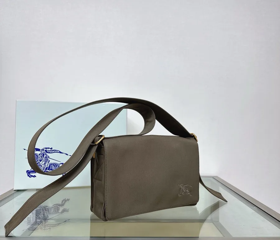 Burberry Latest Tote Bag, Unisex Adjustable Shoulder Strap