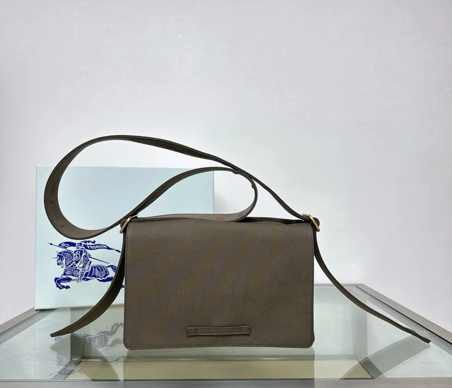 Burberry Latest Tote Bag, Unisex Adjustable Shoulder Strap