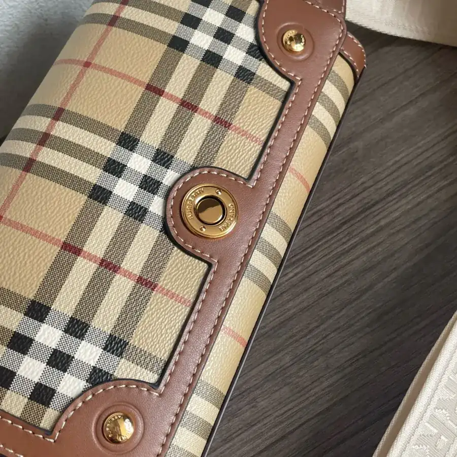 Burberry Ladies Crossbody Bag with Handle, Semi Handmade Design
