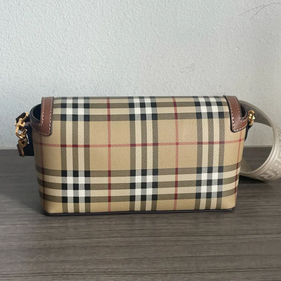 Burberry Ladies Crossbody Bag with Handle, Semi Handmade Design