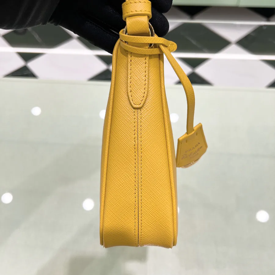 Hobo 2005 Grained Calfskin Crossbody Bag