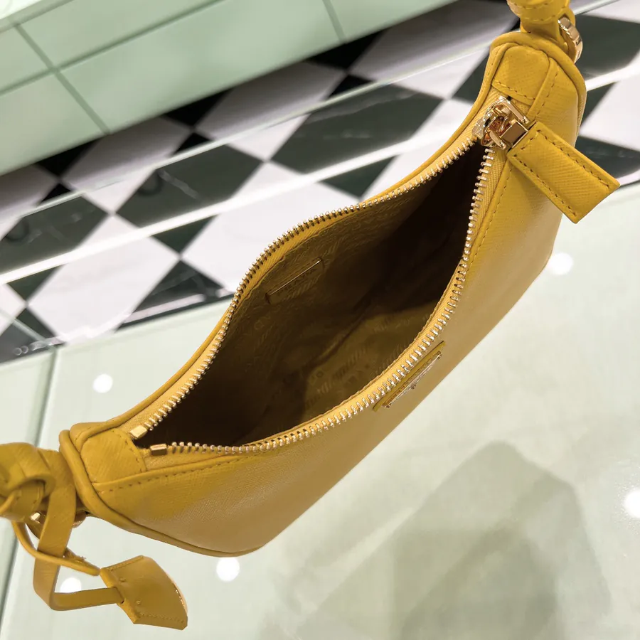 Hobo 2005 Grained Calfskin Crossbody Bag