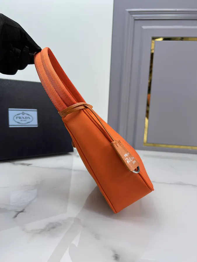 1ne515 Re Edition 2000 Orange Hobo Crossbody Bag