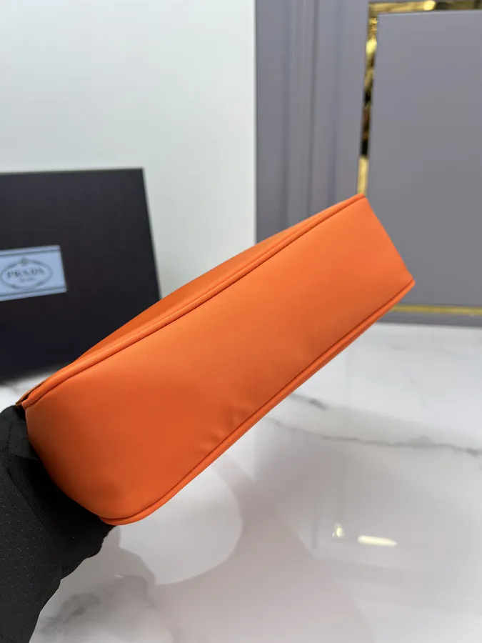 1ne515 Re Edition 2000 Orange Hobo Crossbody Bag