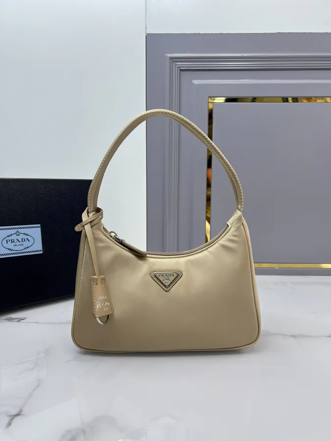 1ne515 Re Edition 2000 Hobo Crossbody Bag in Mocha