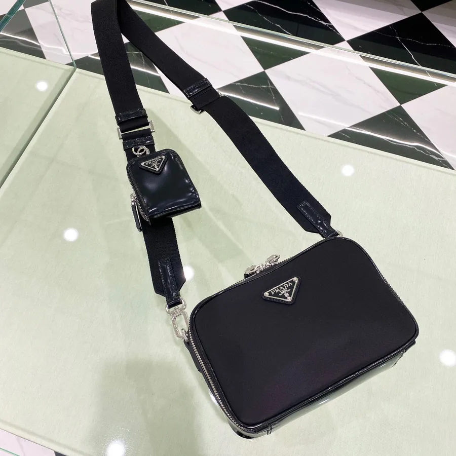 P650 New Launch 2VH070 Men's Brique Camera Bag