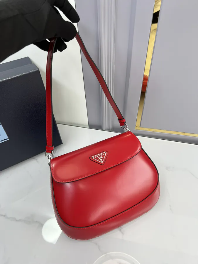 P590 Red Bucket Bag
