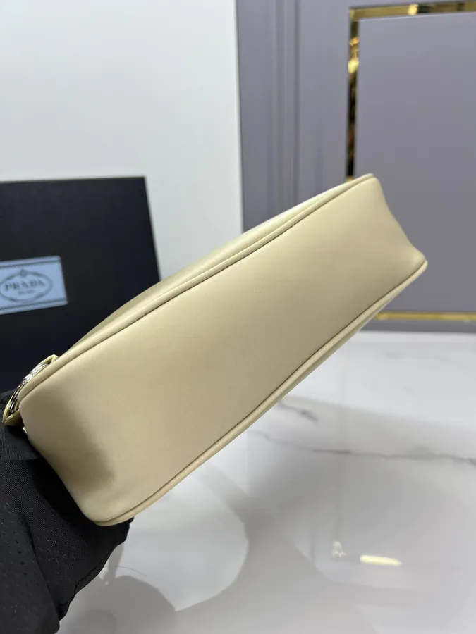 1ne515 Re Edition 2000 Desert Color Hobo Crossbody Bag