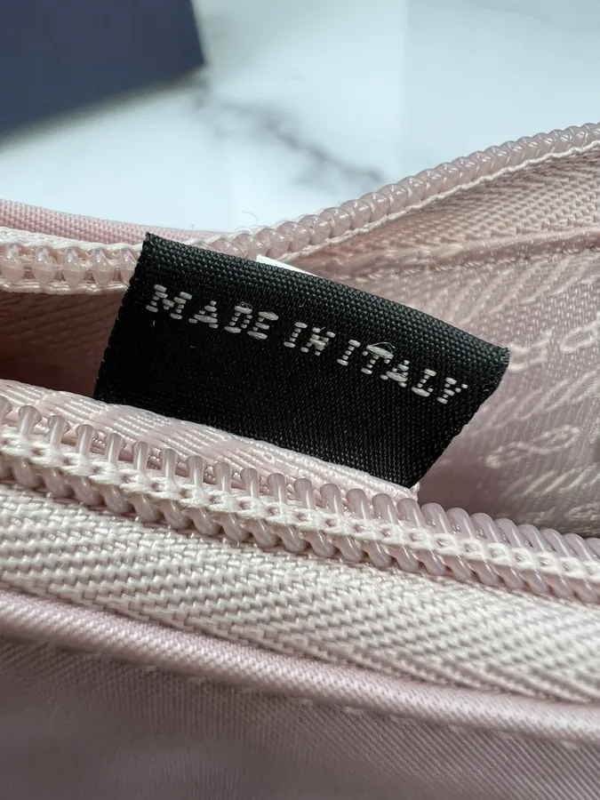 1ne515 Re Edition 2000 Snow Pink Hobo Crossbody Bag