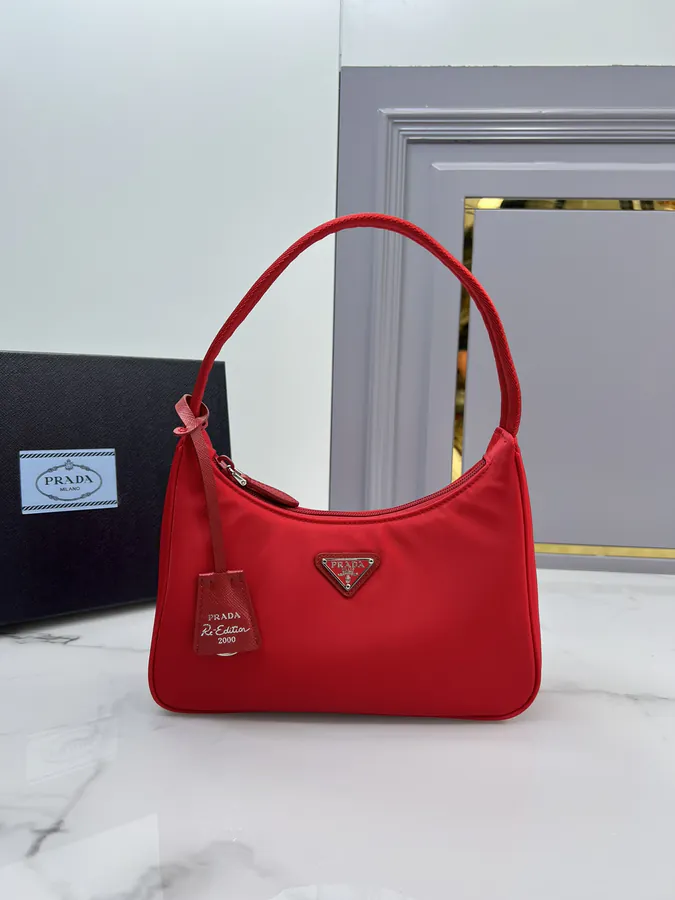 1ne515 Re Edition 2000 Red Hobo Crossbody Bag