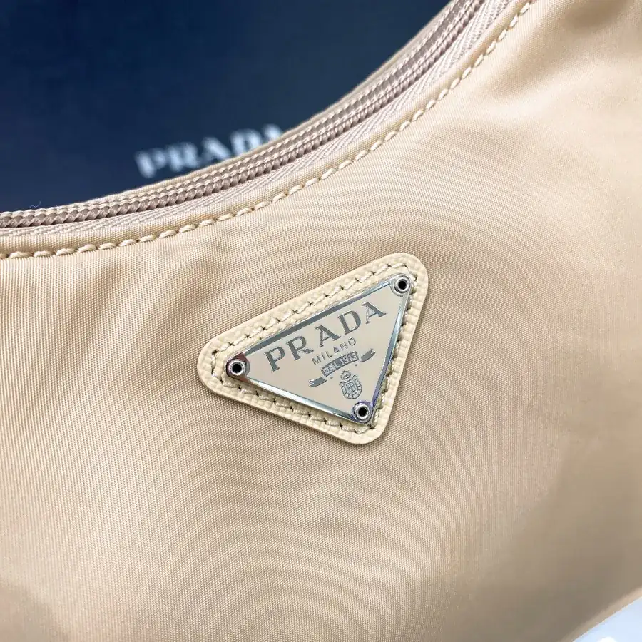 1ne515 Re Edition 2000 Hobo Crossbody Bag
