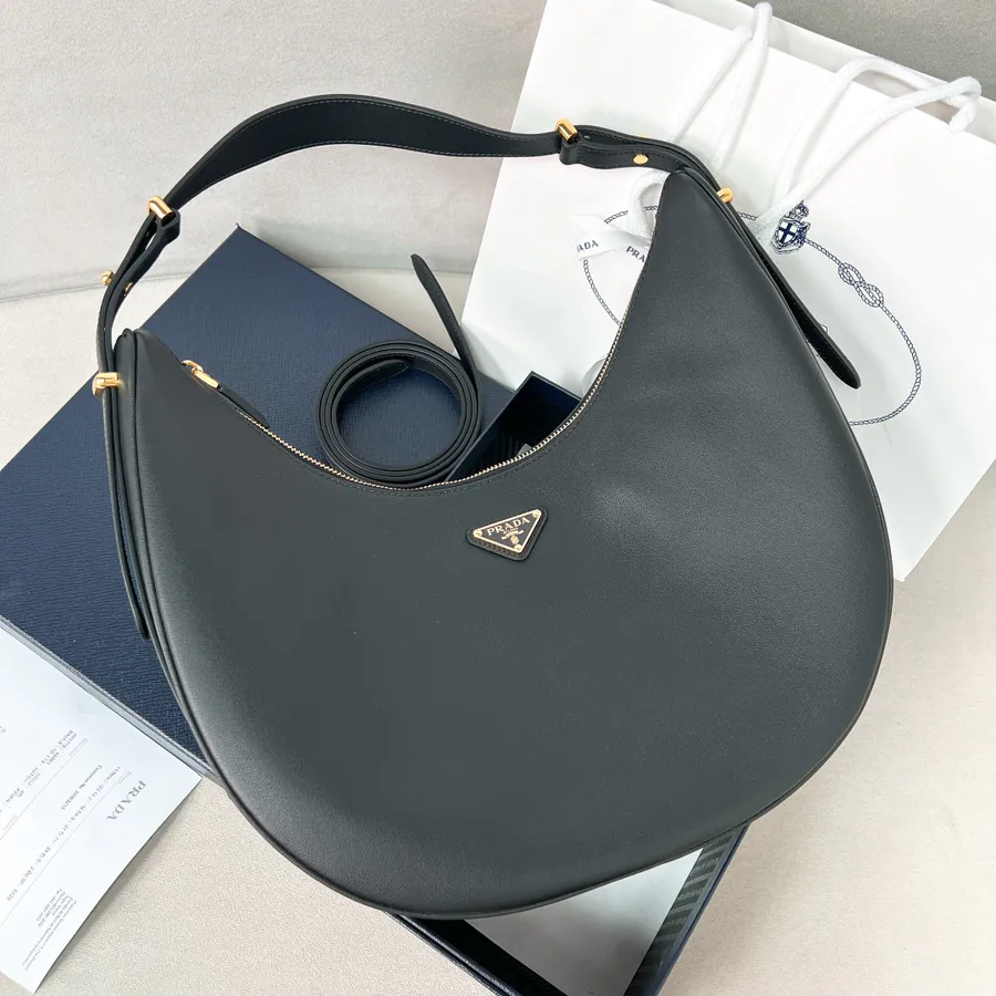P750 Moon Handbag (Large)