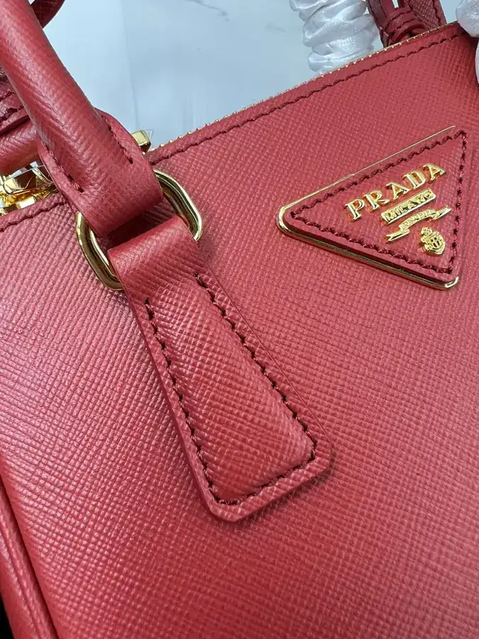 P750 Galleria Handbag Mini Killer Bag with Detachable Strap
