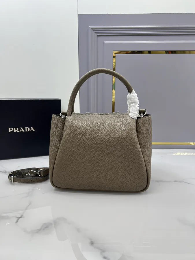 P880 Small Bucket Bag with Adjustable Shoulder Straps