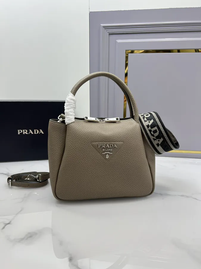 P880 Small Bucket Bag with Adjustable Shoulder Straps