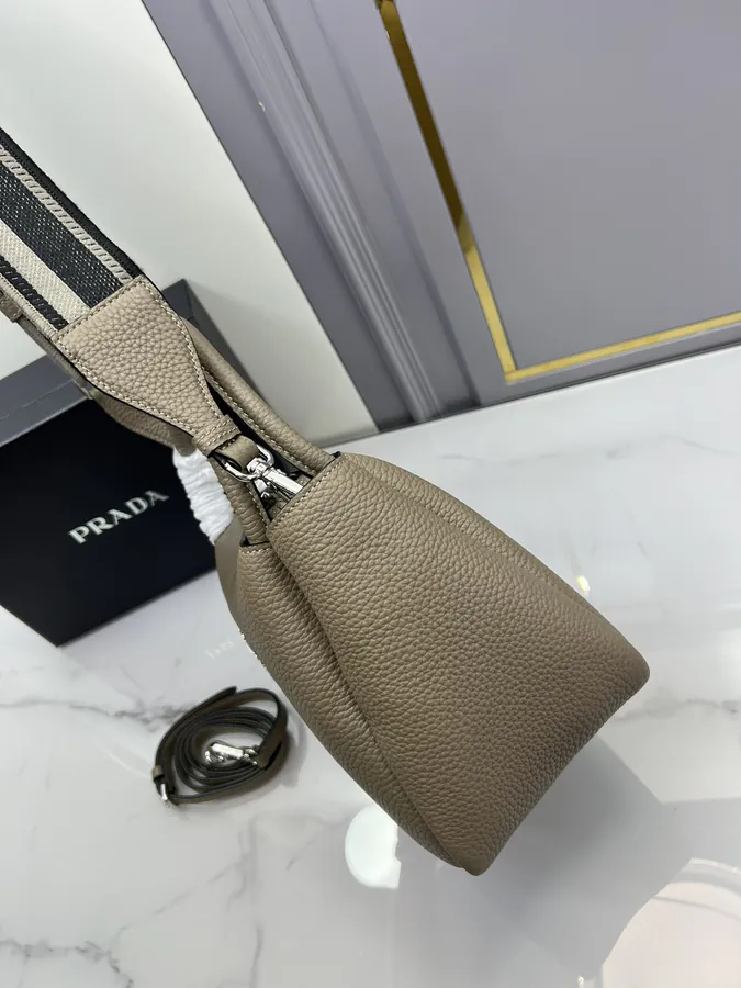 P880 Small Bucket Bag with Adjustable Shoulder Straps