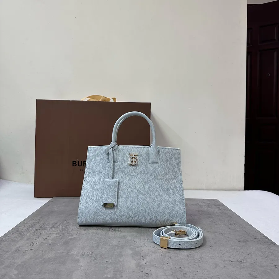 B Family 550 Simple Stand Up Tote Bag