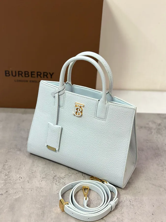 B Family 550 Simple Stand Up Tote Bag
