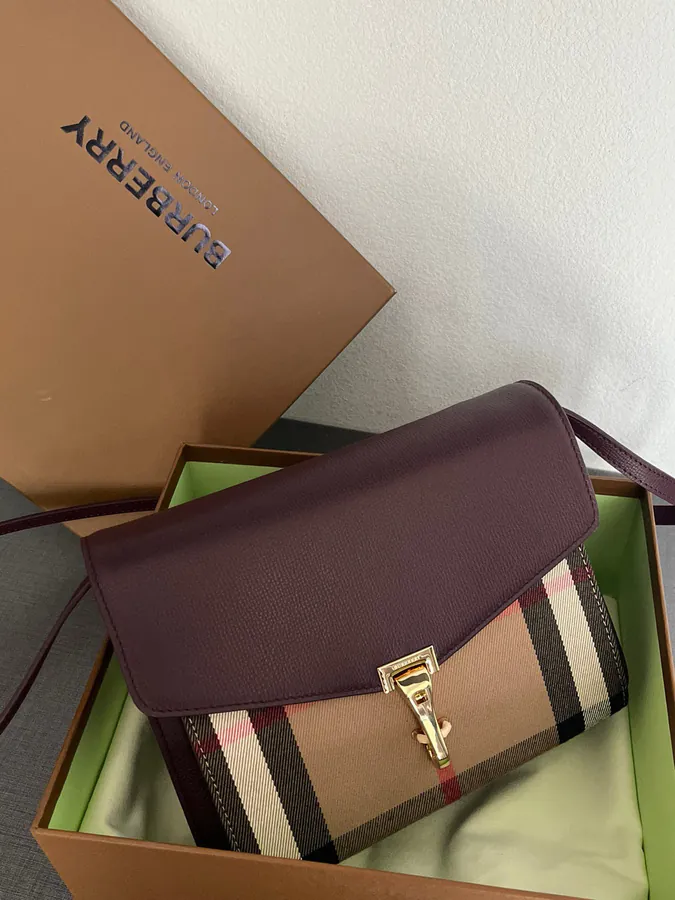 P450 B Grain Leather and House Check Slope Bag
