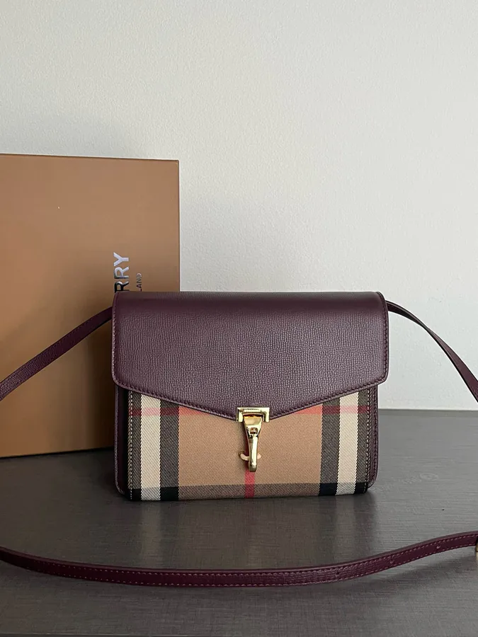 P450 B Grain Leather and House Check Slope Bag