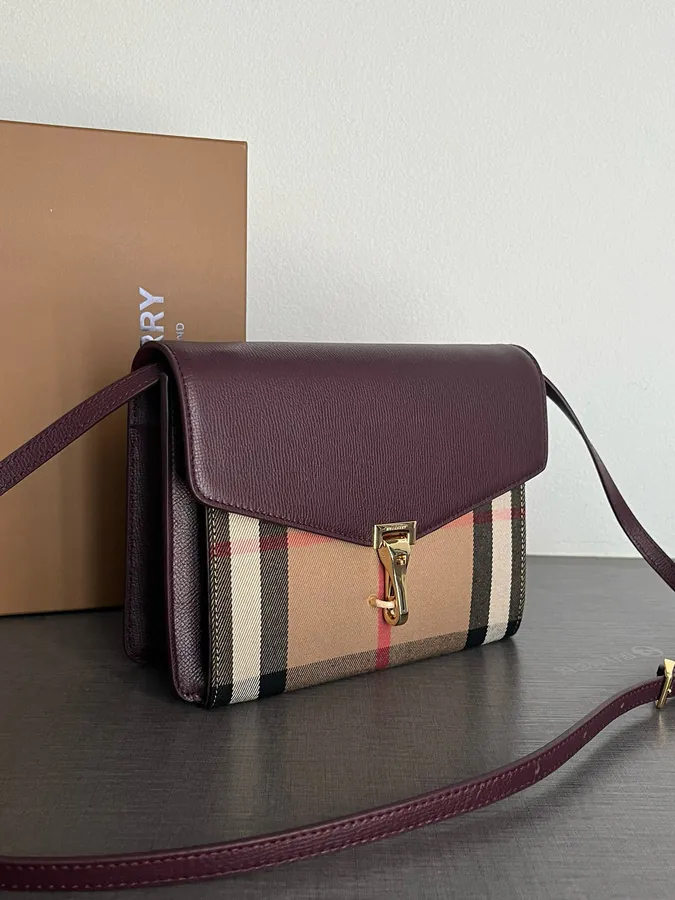 P450 B Grain Leather and House Check Slope Bag