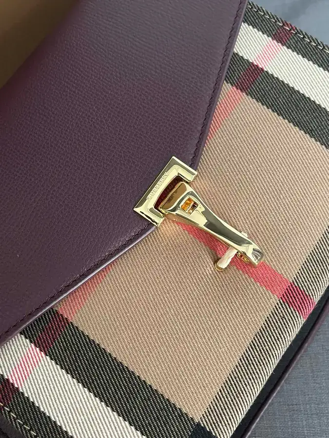 P450 B Grain Leather and House Check Slope Bag