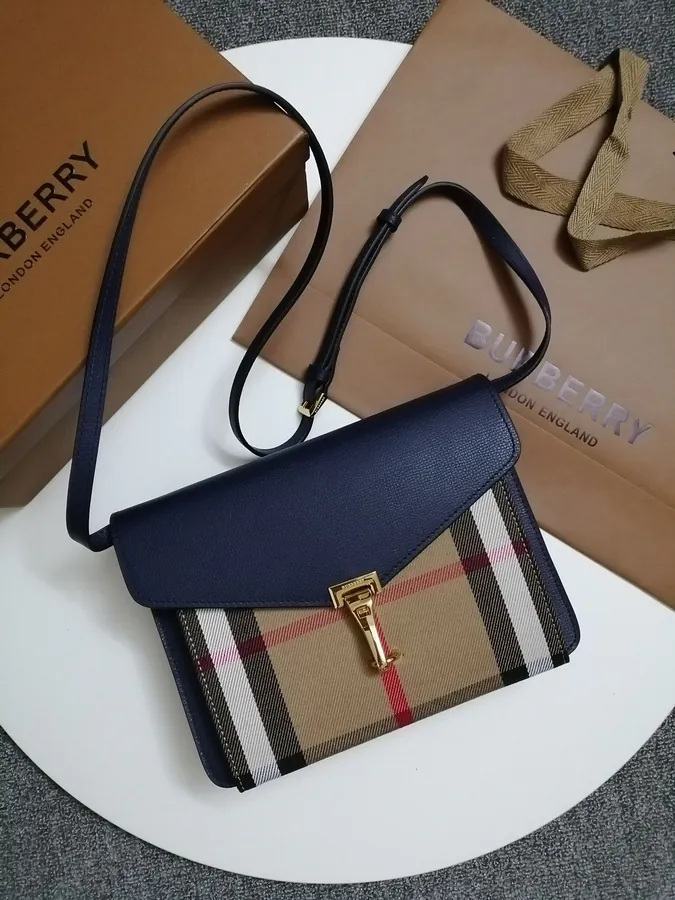P450 B Grain Leather and House Check Slope Bag