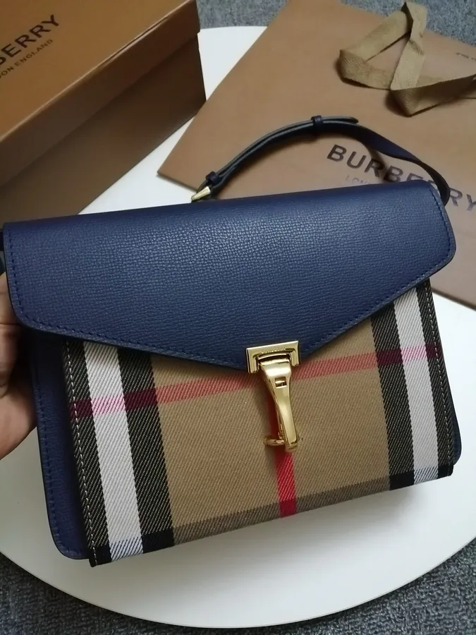 P450 B Grain Leather and House Check Slope Bag