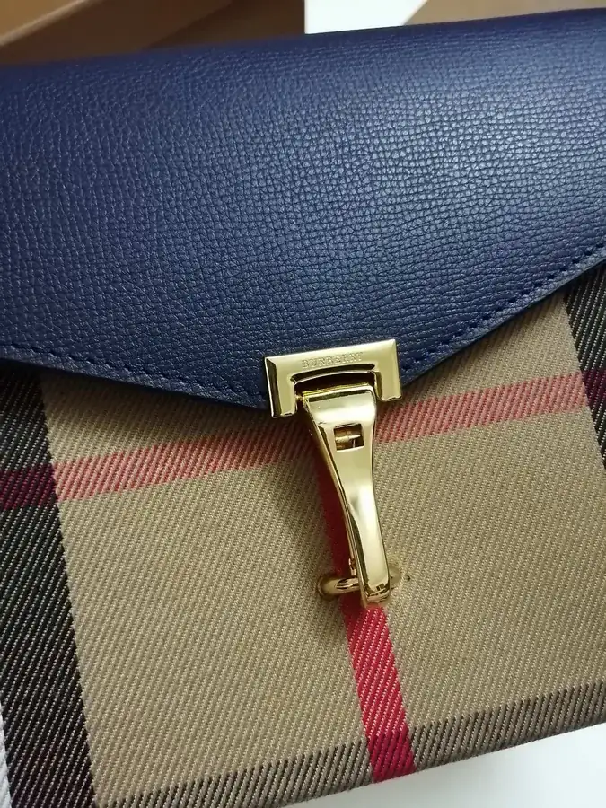 P450 B Grain Leather and House Check Slope Bag