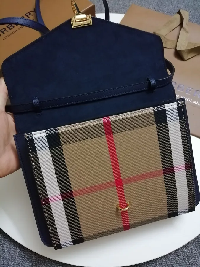 P450 B Grain Leather and House Check Slope Bag