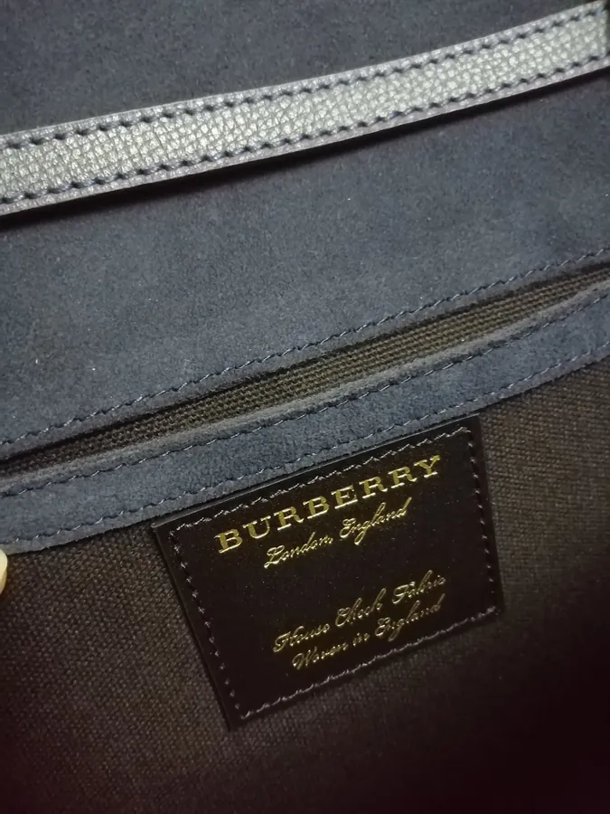 P450 B Grain Leather and House Check Slope Bag