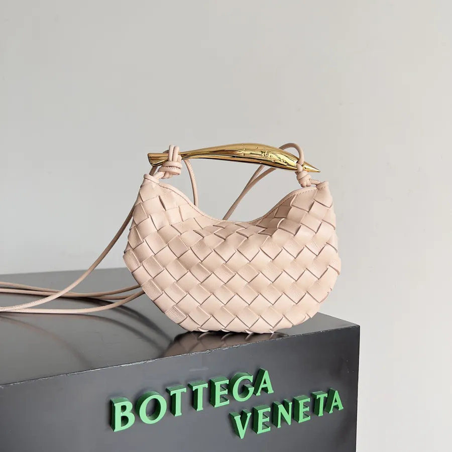 BV Mini Sardine Elegant & Stylish Bucket Bag