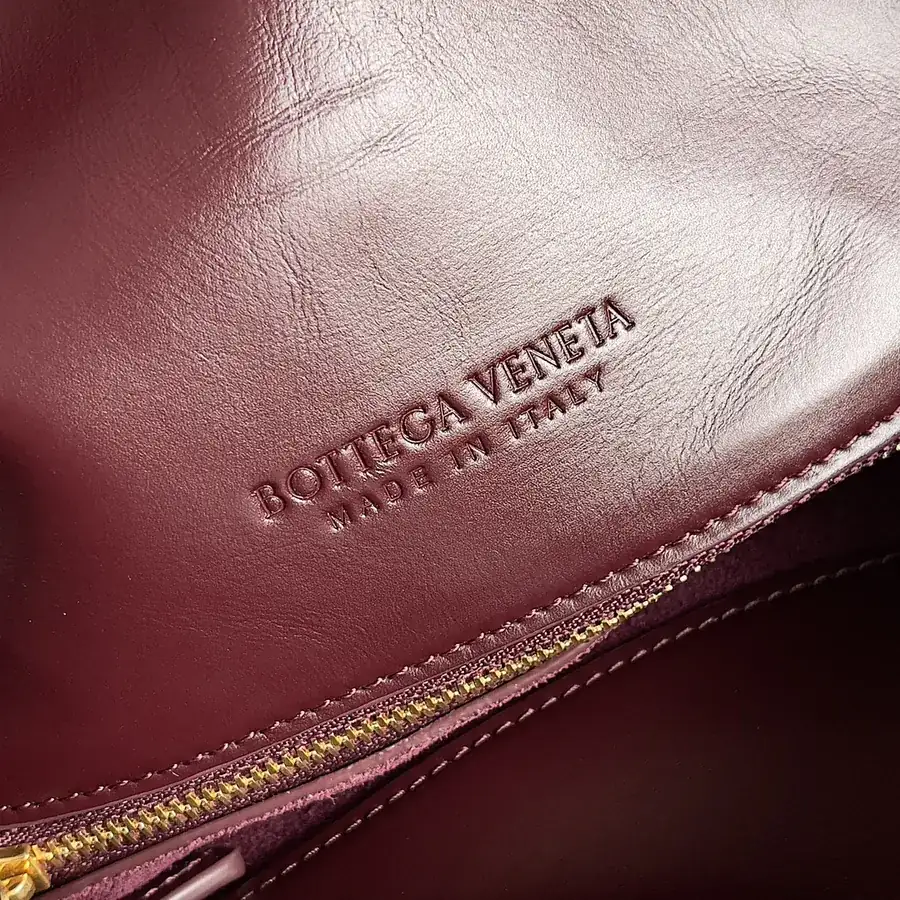 Bottega Veneta Ladies Logo Tote Bag, Smooth Leather, Sleek and Sophisticated