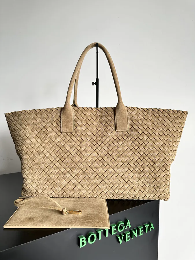 Bottega Veneta Cabat Classic Large Bucket Bag
