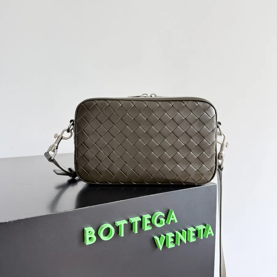 BOTTEGA VENETA Small Intrecciato Camera Bag