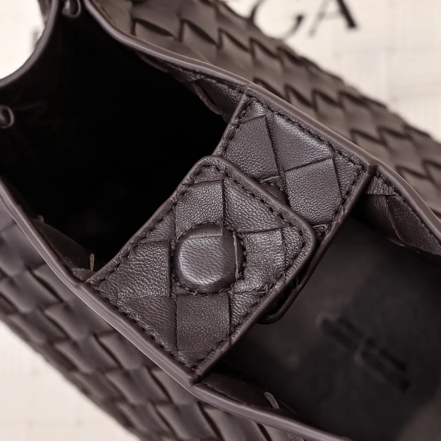 BOTTEGA VENETA 2025 Autumn New Medium Parachuta