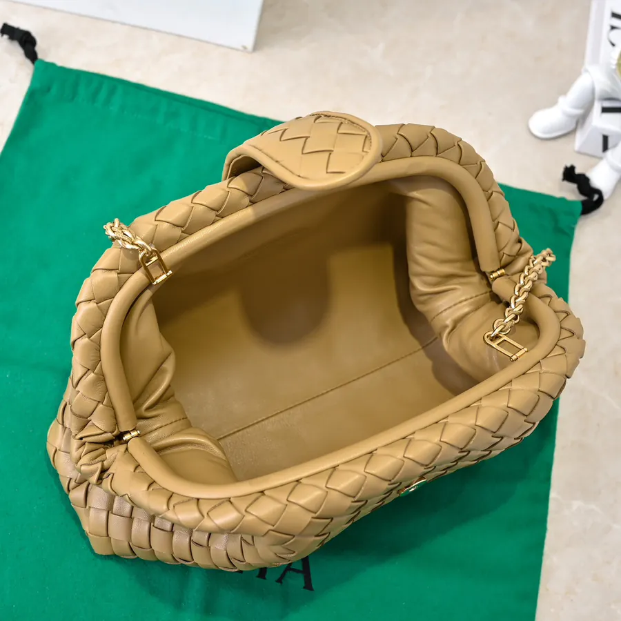 Bottega Venetia Lauren 1980 Bucket Bag