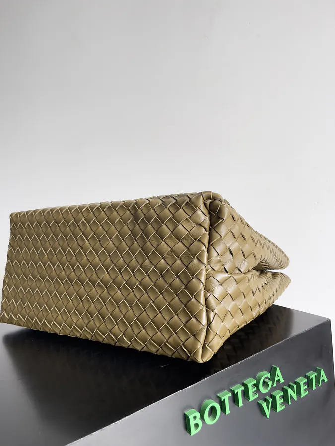 Bottega Veneta Summer Collection Andiamo Handbag