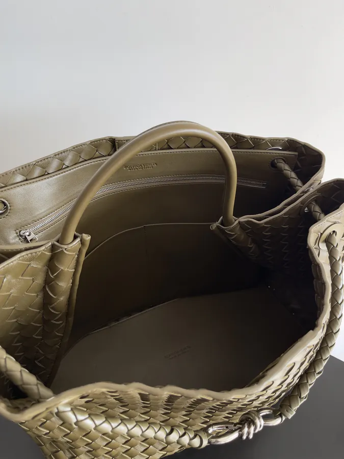 Bottega Veneta Summer Collection Andiamo Handbag