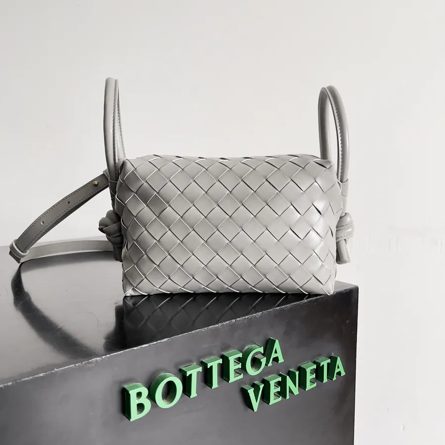 BOTTEGA VENETA 2024 New Loop Minimalist Design, Versatile Carry